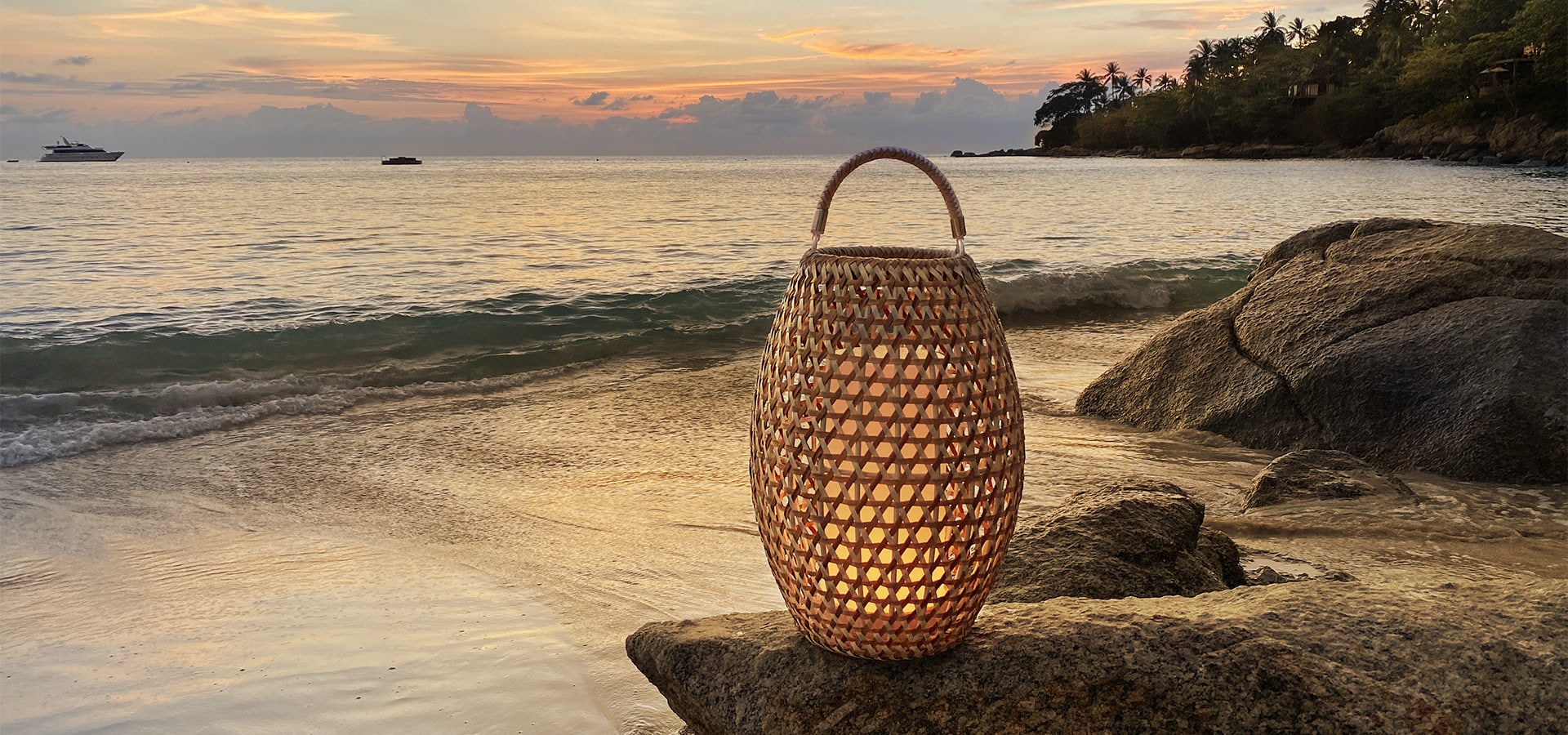 ohmm-waterproof-outdoor-lanterns-collection-rechargeable-LED