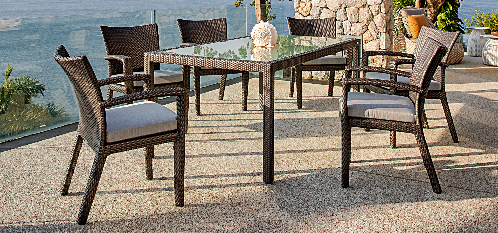 ohmm-palm-collection-outdoor-dining-set