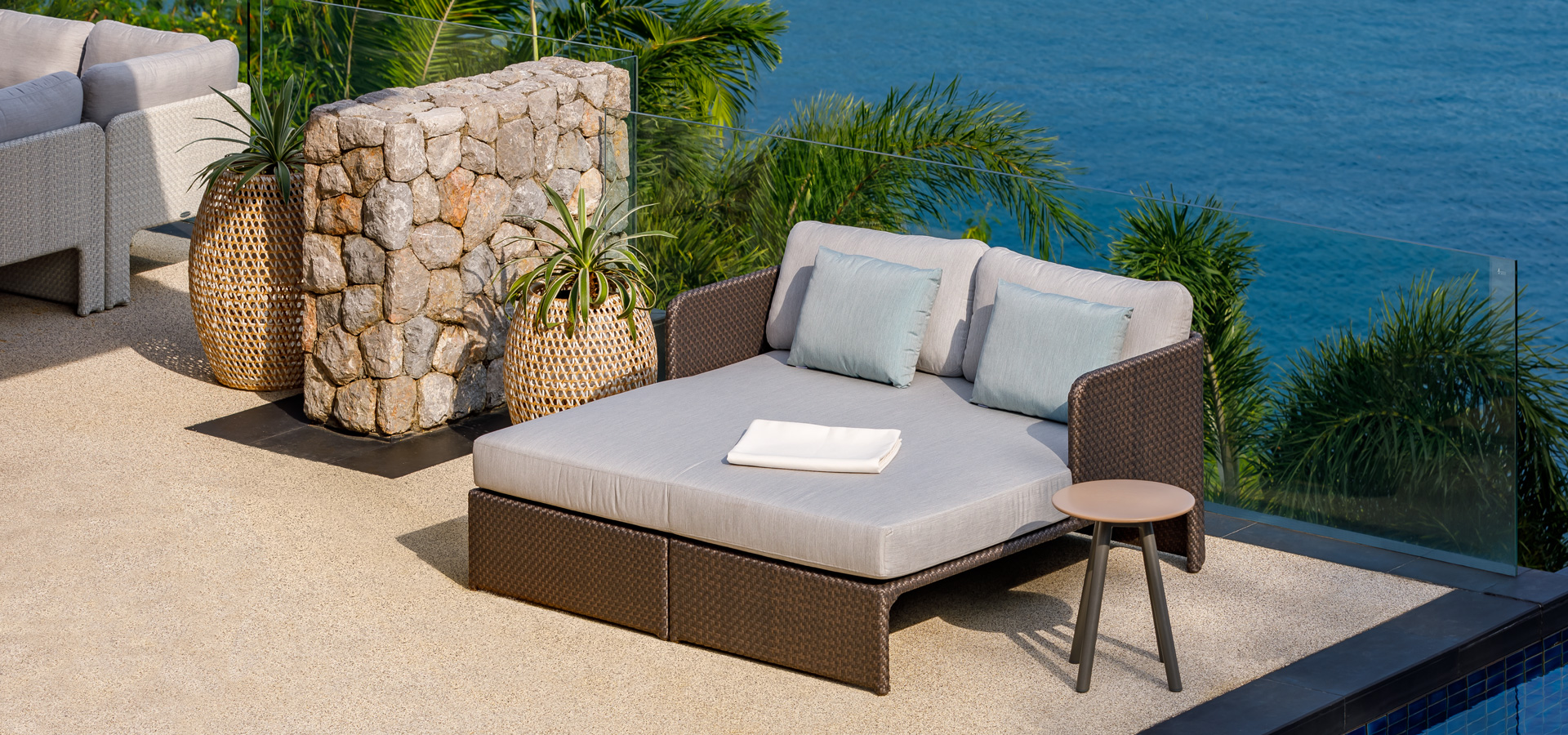 ohmm-outdoor-daybed-horizon