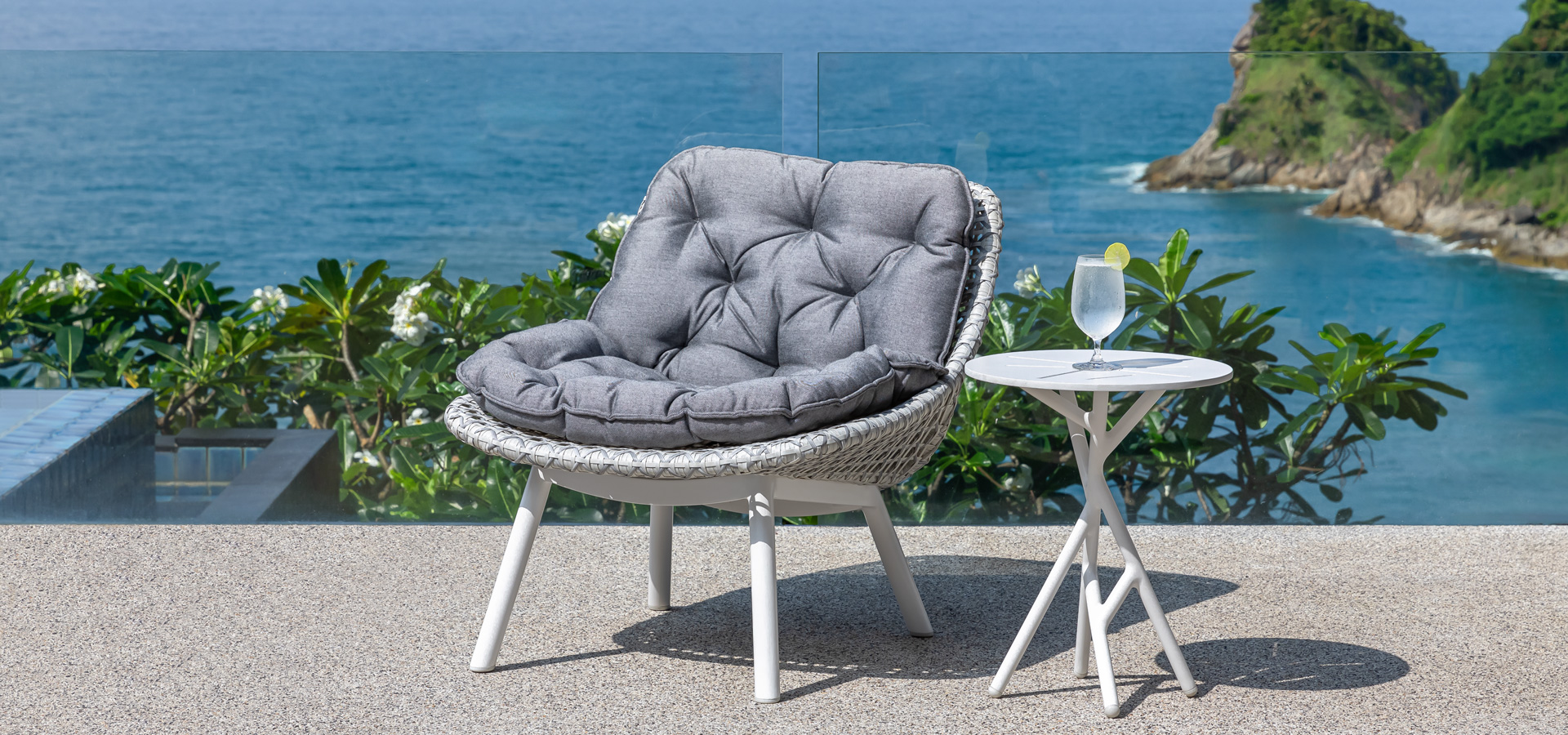 ohmm-siesta-collection-outdoor-club-chair-and-side-table