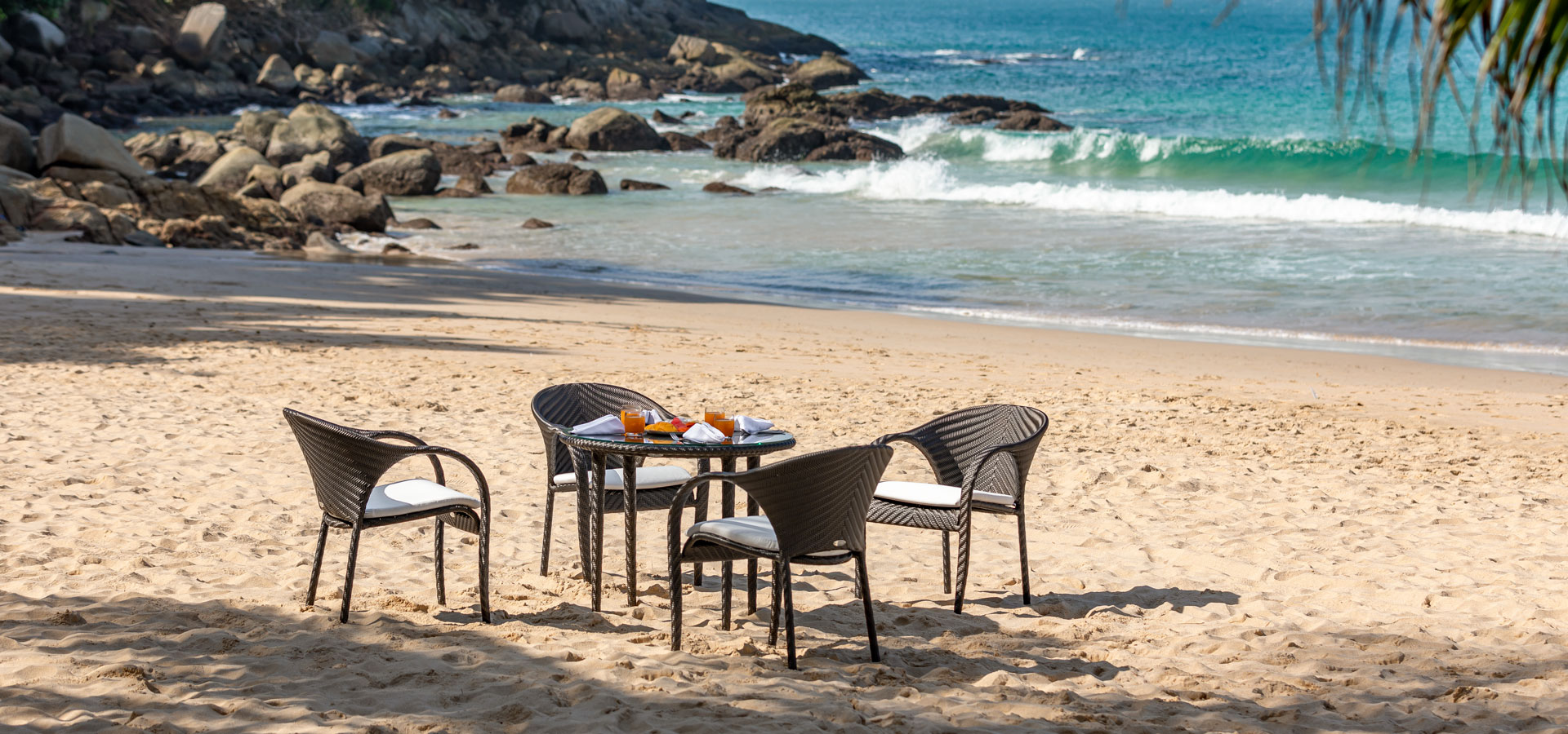 OHMM Fiesta Collection Outdoor Dining Set On The Beach