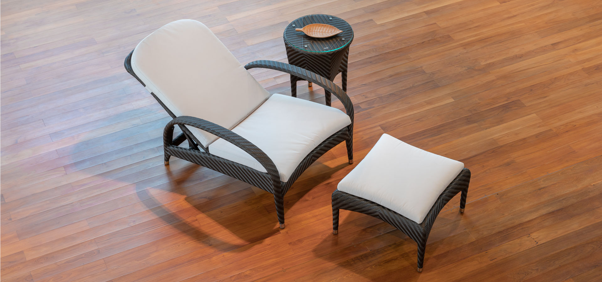 ohmm-fiesta-outdoor-reclining-chair-indoors